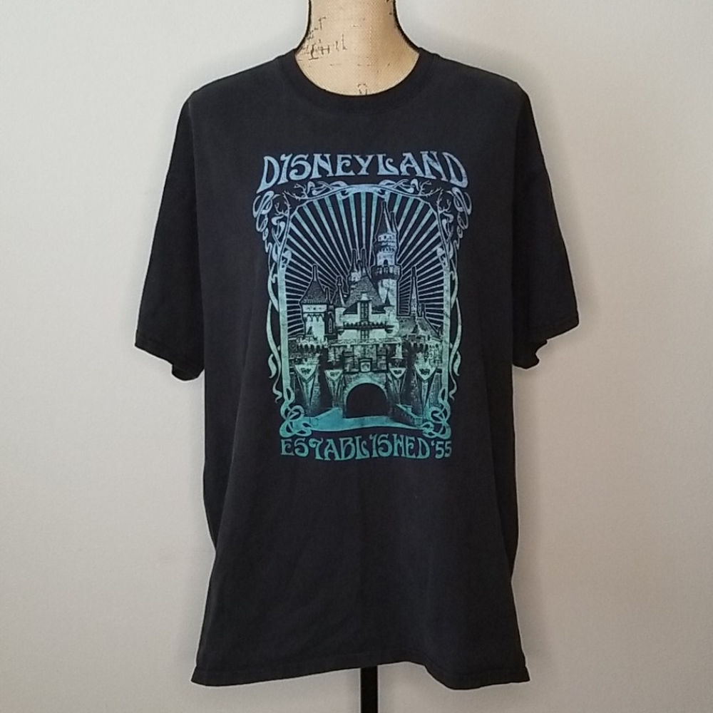 Disneyland established 55 shirt size xl